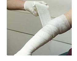 BENDA MEDICATA PRONTOZINK CUMAR IN GARZA IDROFILA CON OSSIDO DI ZINCO 10X500CM - Farmacianuova.eu