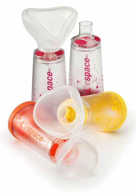 CAMERA DISTANZIATRICE PER EROGATORI SPRAY PREDOSATI L'ESPACE 220ML PEDIATRICO SPAZIO MORTO 49ML CON MASCHERA VALVOLA INSPIRAZIONE 2 VALVOLE ESPIRAZIONE CODICE COLORE GIALLO - Farmacianuova.eu